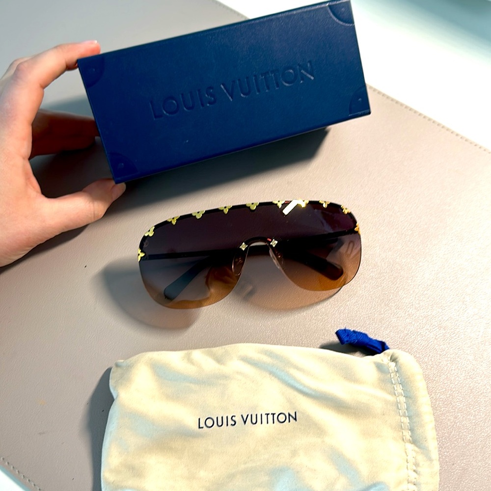 Authentic Women’s Louis Vuitton Sunglasses